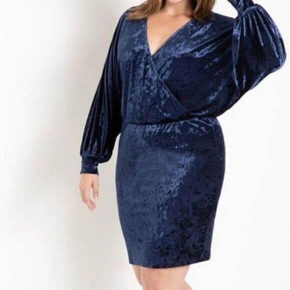 Eloquii Dresses & Skirts - Eloquii Navy Velvet Surplice Dress